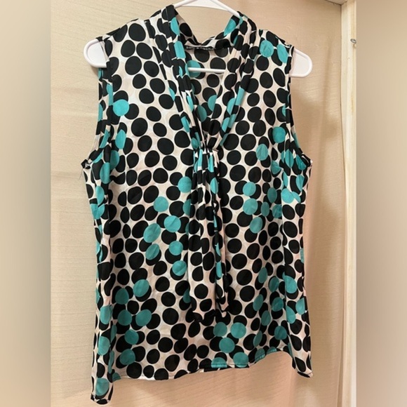 ⚫️ BOGO Polka Dot Sleeveless Blouse Black and Teal with tie detail size medium - Picture 1 of 8
